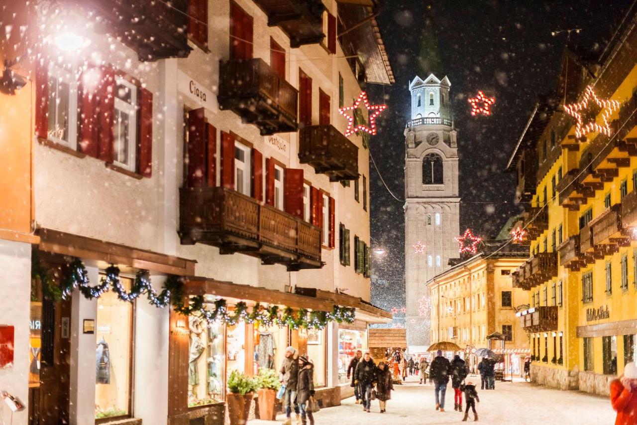 Hotel Corona Cortina dʼAmpezzo Exterior foto