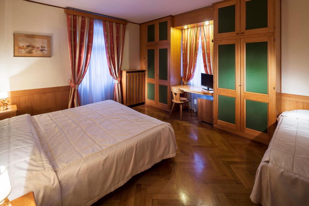 Hotel Corona Cortina dʼAmpezzo Exterior foto