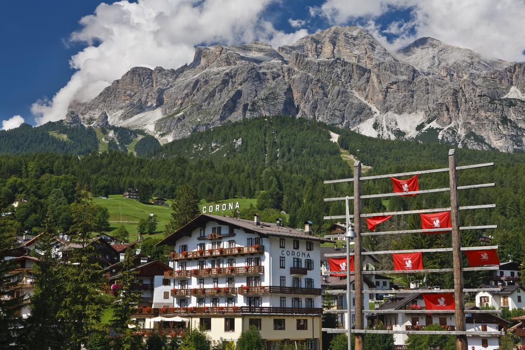 Hotel Corona Cortina dʼAmpezzo Exterior foto