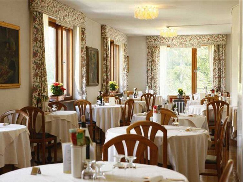 Hotel Corona Cortina dʼAmpezzo Exterior foto