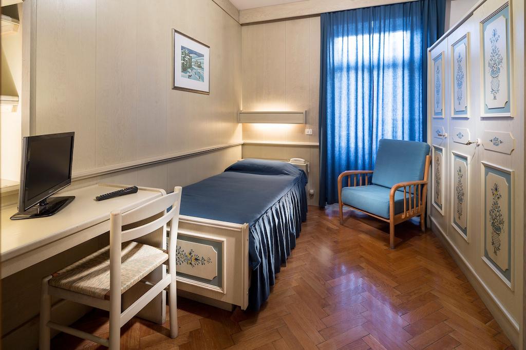 Hotel Corona Cortina dʼAmpezzo Exterior foto